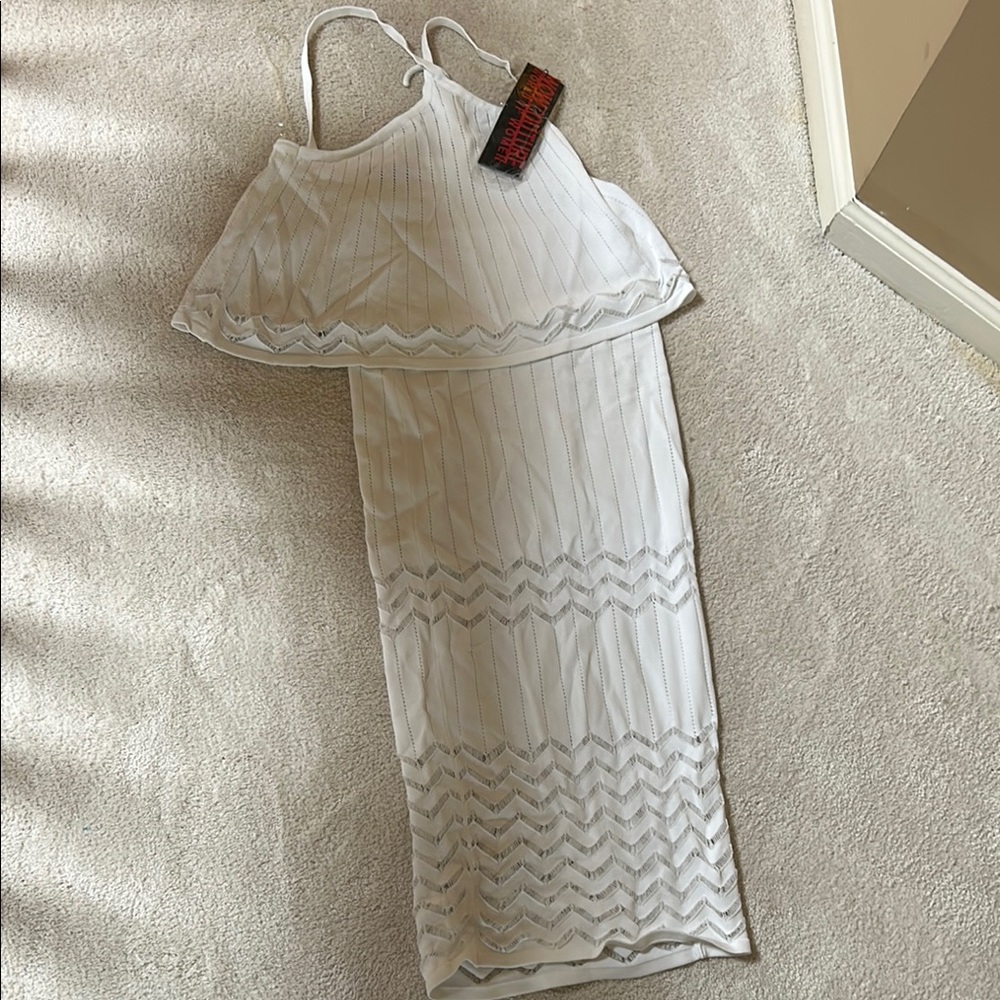 White Sleeveless two piece skirt set  with Zigzag Pattern